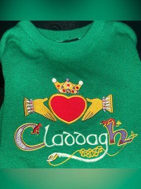 Irish claddagh green knit crewneck sweater